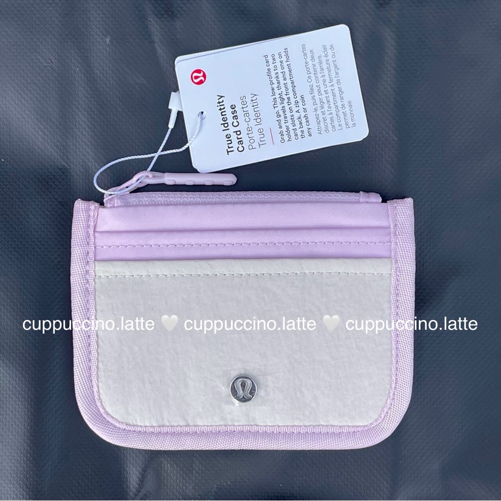 🩷NWT🤍Lululemon True Identity Wallet - Meadowsweet Pink/White Opal